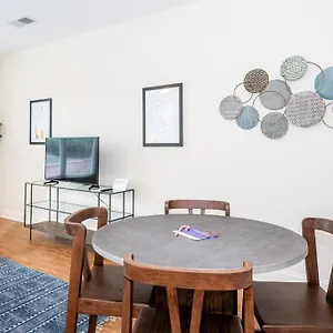 https://viagem-studio-in-top-location-with-parking.1sthotelscharlotte.com